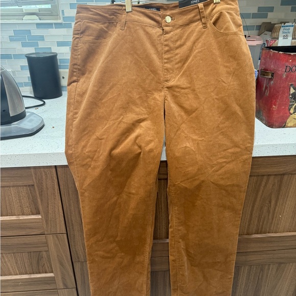 Jones New York Woman’s brown Corduroy Pants - Picture 1 of 5